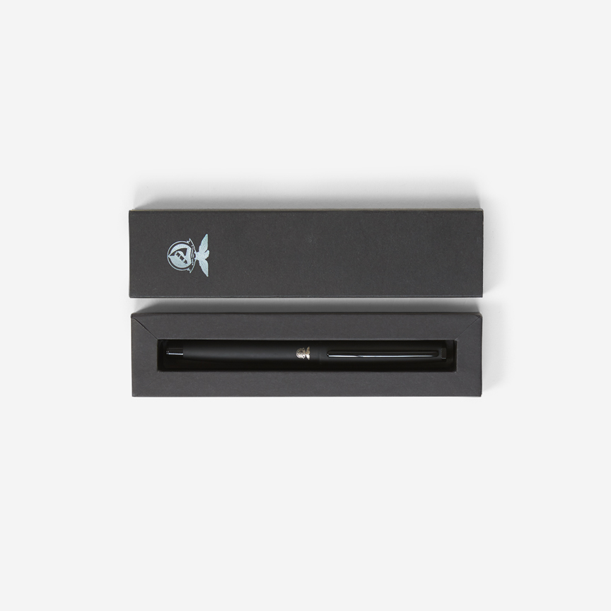 Black slider pen with SL Benfica emblem