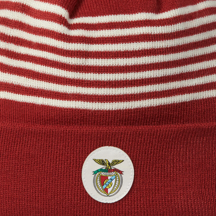 Burgundy Striped Beanie with Vintage SL Benfica Emblem