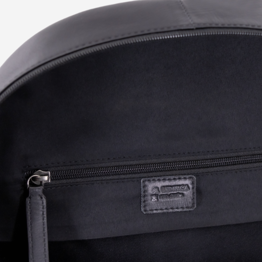 SL Benfica black leather backpack